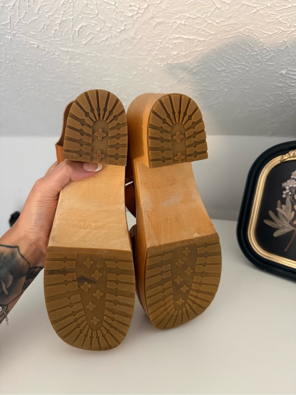 Swedish Hasbeens tan leather mary jane clogs - Picture 8 of 8